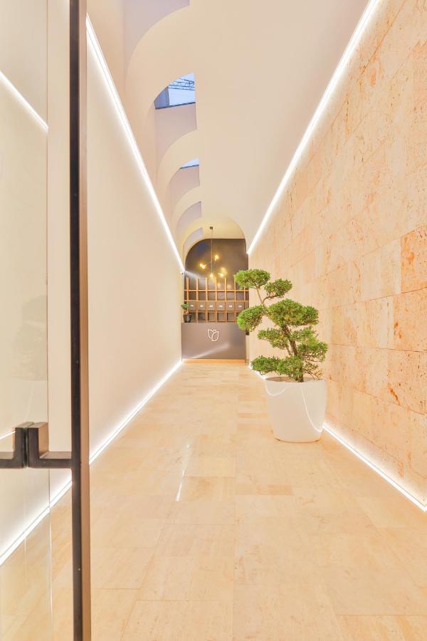 Benelux Hotel Печ Экстерьер фото