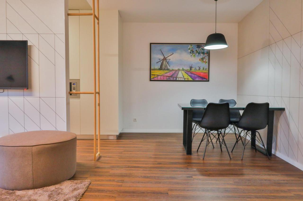 Benelux Hotel Печ Экстерьер фото