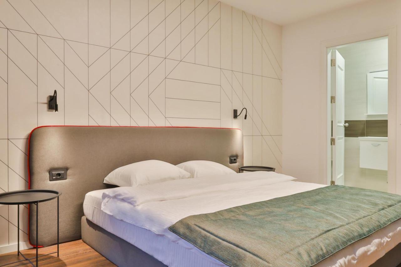 Benelux Hotel Печ Экстерьер фото